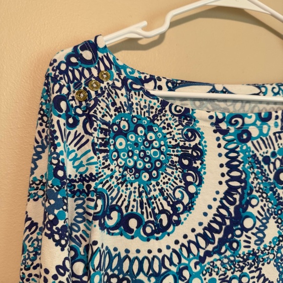 Lilly Pulitzer Blue and White Patterned Dress with 3/4 Sleeves - Picture 4 of 6